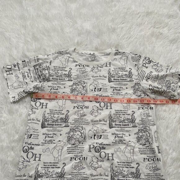 Uniqlo Disney Winnie The Pooh Crew Neck Graphic T-Shirt in White Medium - Picture 3 of 8